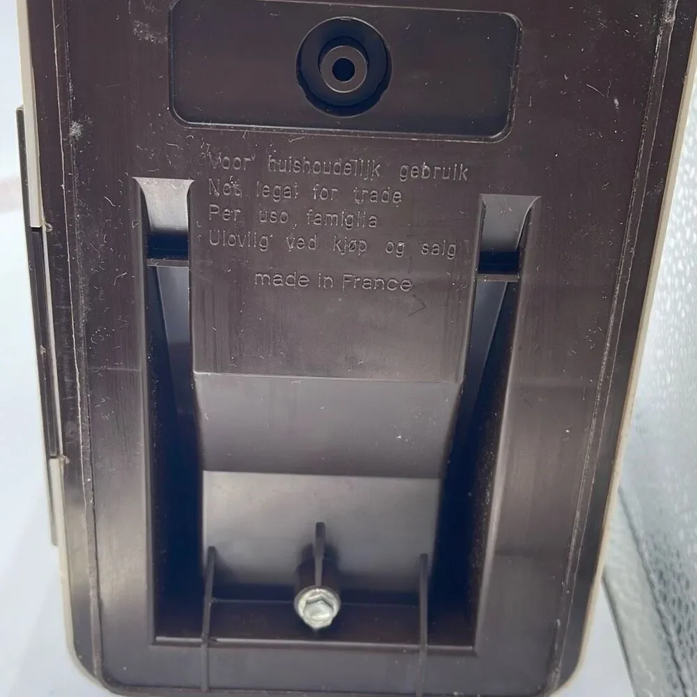 Vintage Williams Sonoma food scale. Works great!